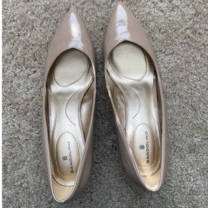 NWOT Bandolino Tan Heels